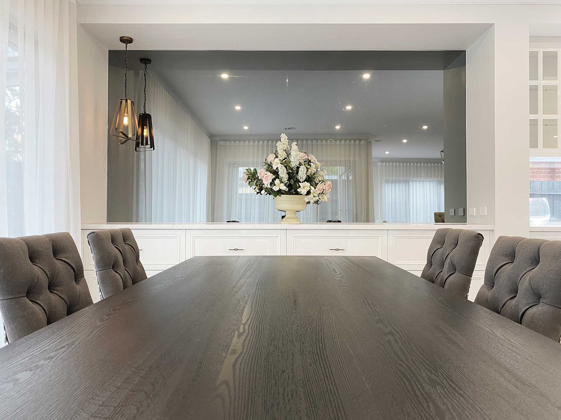 Inviting Dine-In Space With Contemporary Elegance – Kind Kitchens Inviting Dine-In Space With Contemporary Elegance - Kind Kitchens