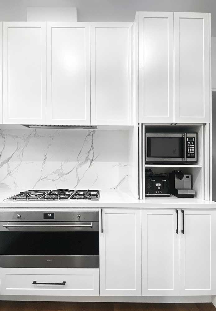 Dingley Village Kitchen With Modern Aesthetics Dingley Village Kitchen With Modern Aesthetics